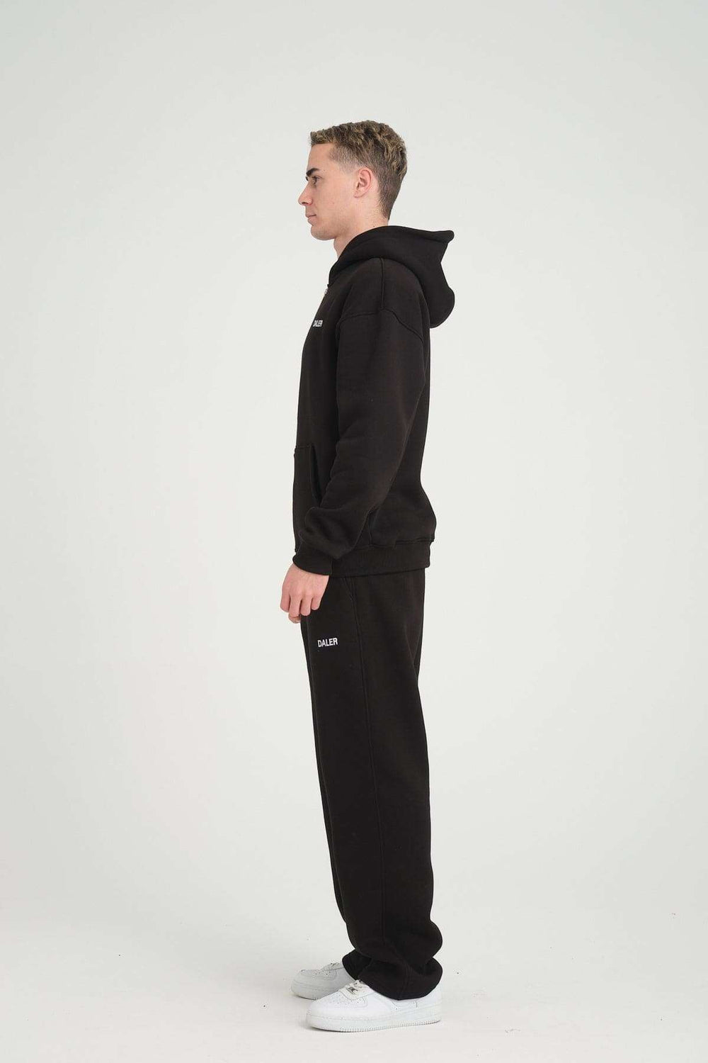 BASIC ZIPPER - BLACK